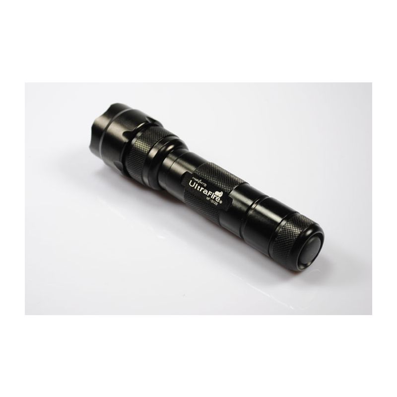 Oppdag Ultrafire WF-502B LED-lommelykt 1300 lumens lettpåvekt svart gratis frakt tilbud camping bruk