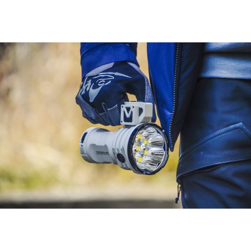 Manker MK38 LED-lommelykt 8x XHP70.2 41500 lumen for utendørs lys avansert digital optikk for profesjonell bruk