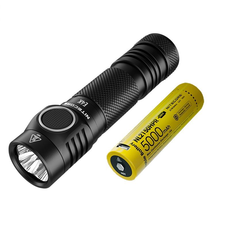 Nitecore E4K lommelykt innovativ bærbar med 4400 lumen 21700 batteri IP68 værbestandig perfekt for utendørsbruk