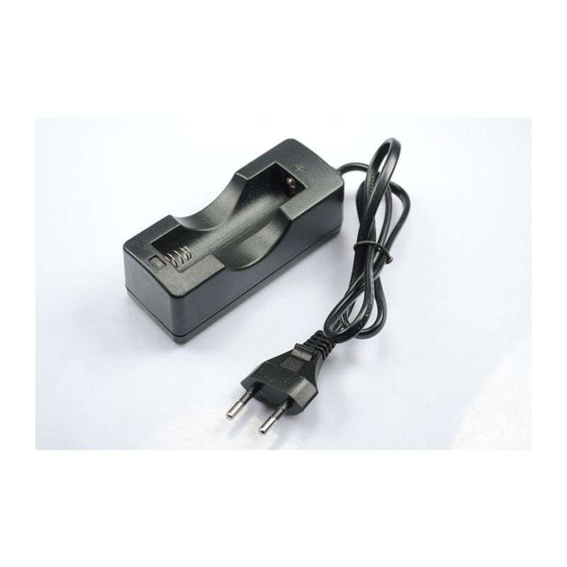 UltraFire 18650 oppladbar batterilader med kompakt design sikkerhetsfunksjoner og LED ladestatusindikator