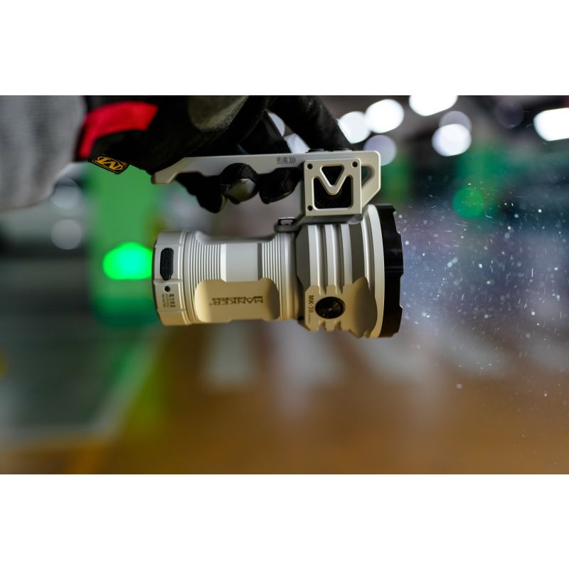 Manker MK38 LED-lommelykt 8x XHP70.2 41500 lumen for utendørs lys avansert digital optikk for profesjonell bruk