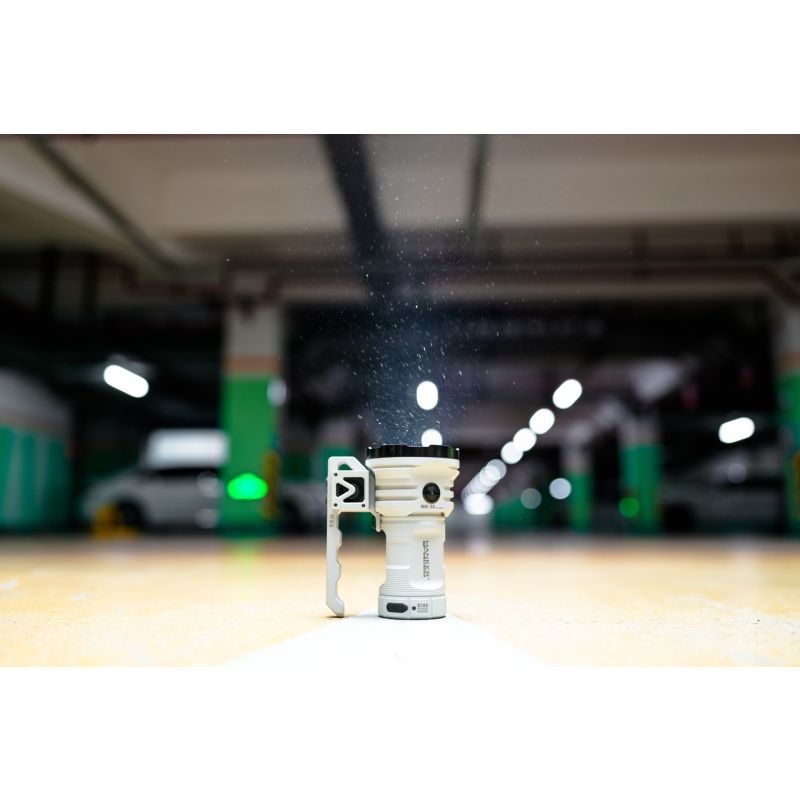 Manker MK38 LED-lommelykt 8x XHP70.2 41500 lumen for utendørs lys avansert digital optikk for profesjonell bruk