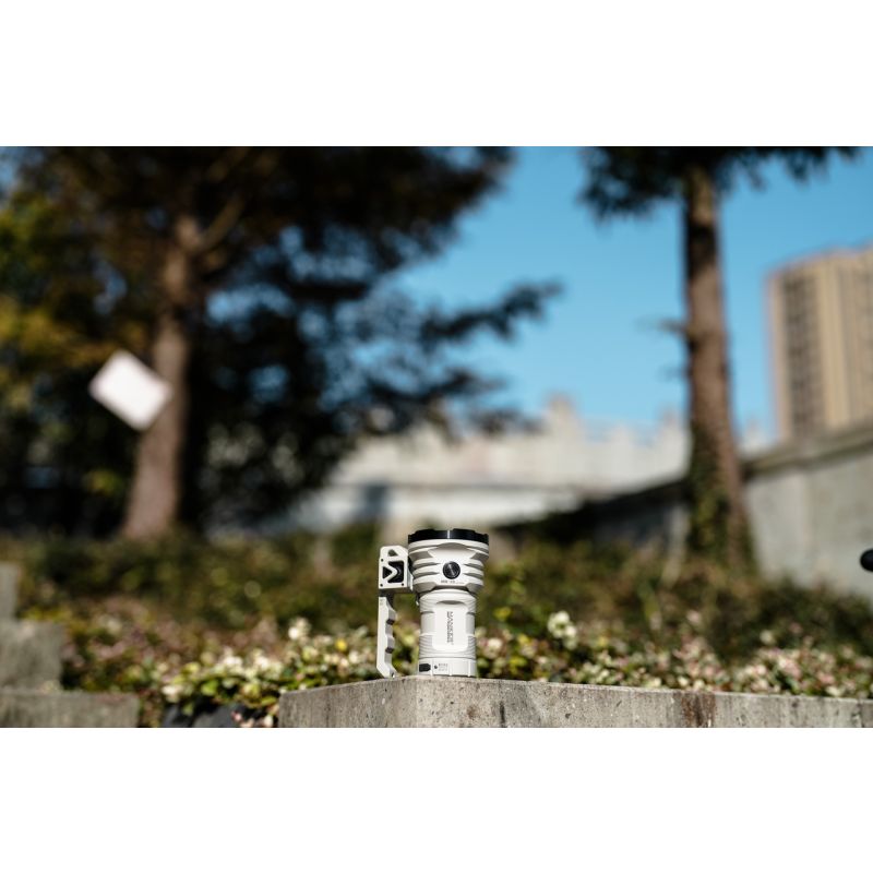 Manker MK38 LED-lommelykt 8x XHP70.2 41500 lumen for utendørs lys avansert digital optikk for profesjonell bruk