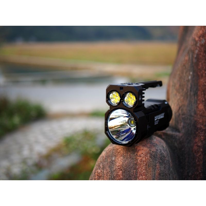Manker Ranger MK39 II Kombinasjonslykt Flomlys Cyberpunk Stil Robust Utendørs Belysning USB Oppladbar LED