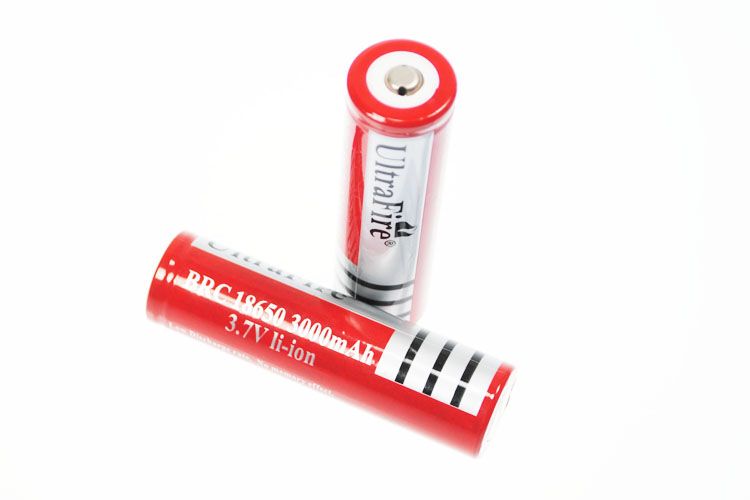 UltraFire BRC 3000mAh 3.7V Li-ion oppladbart batteri med langvarig kraft for lommelykter og kameraer