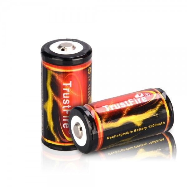 Trustfire 18350 3.7V Litiumbatteri 1200mAh Oppladbart Langvarig kraft for avanserte lommelykter og elektronikk