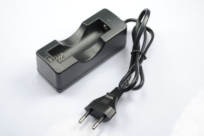 Single 18650 oppladbar UltraFire-lader, trygg, effektiv, kompakt, lettvekt batterilader for teknologientusiaster