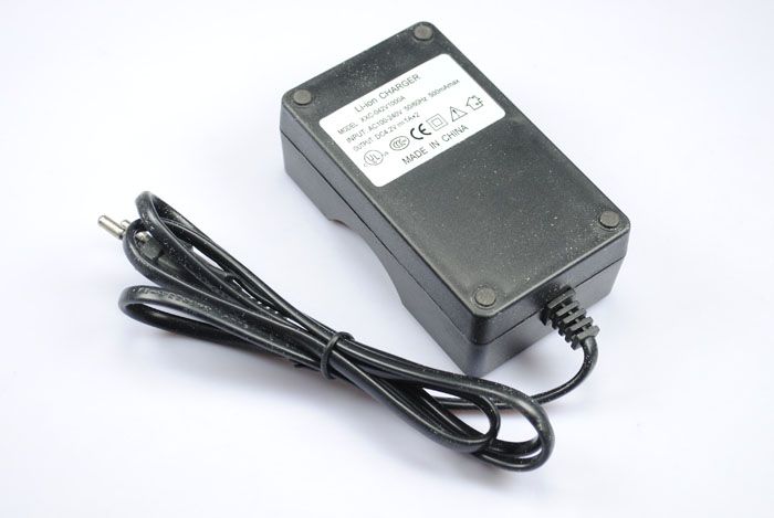 OEM-lader hurtigladeløsning 18650-batterier dobbel utgang universell spenning kompakt teknisk tilbehør