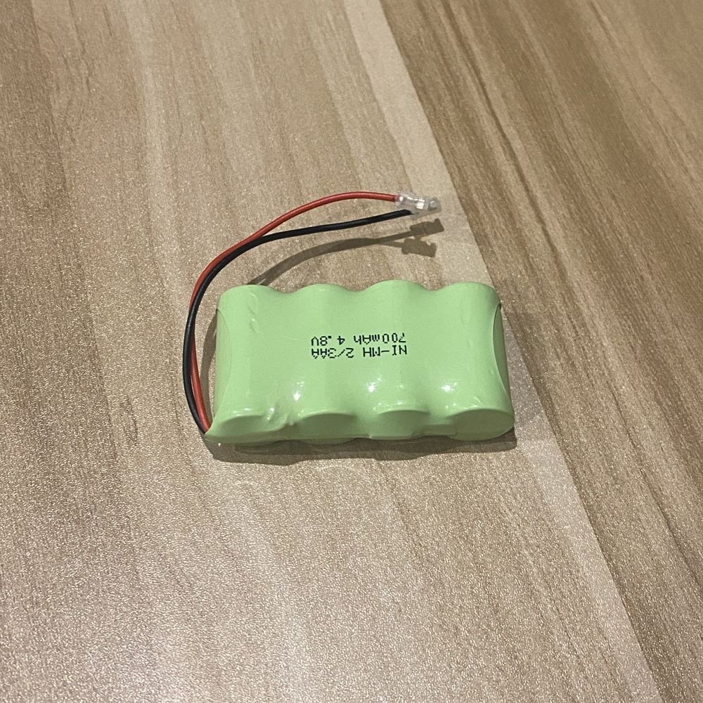 Oppdag 4.8V 2/3 AA 700mAh Ni-MH oppladbare batterier - miljøvennlig strøm for leker og kameraer