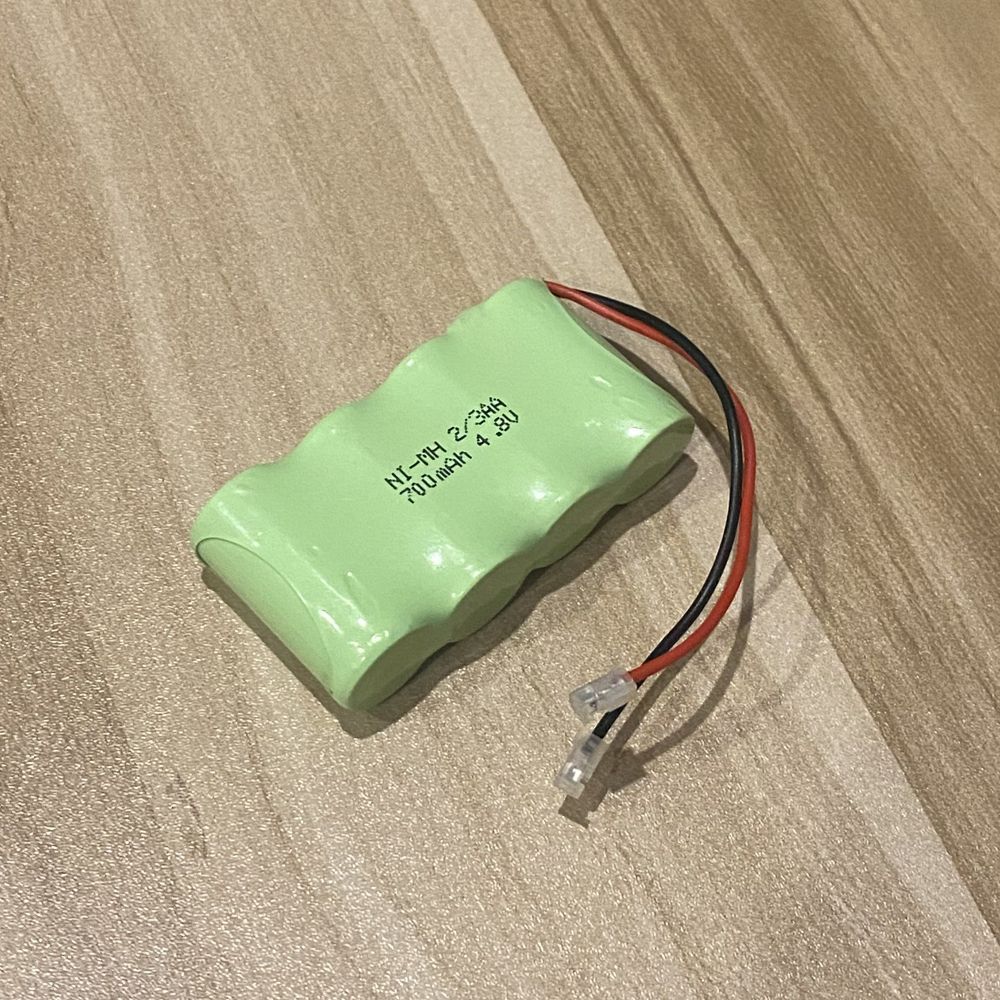 Oppdag 4.8V 2/3 AA 700mAh Ni-MH oppladbare batterier - miljøvennlig strøm for leker og kameraer