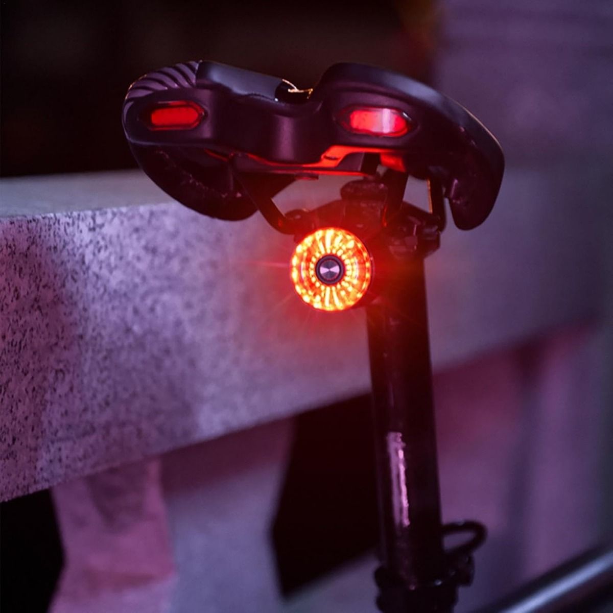Smart sykkel baklys bremsesensor sykkel baklys setepinne baklys vanntett USB-lading sykkel baklys