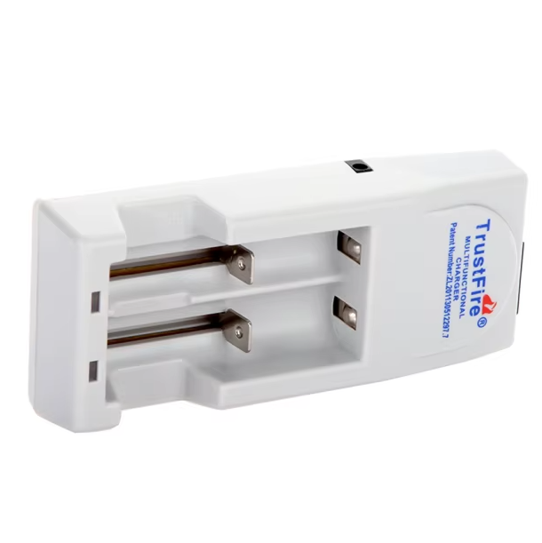 TrustFire TR-001 Li-ion batterilader for 18650 14500 16340 med samtidig lading og sikkerhetsfunksjoner