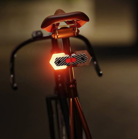 CarryBright karbonfiber 4 stk sykkel baklys med blinklys, USB-oppladbare sykkel blinklys foran og bak med sterke LED-sikkerhetsvarsellys, trådløs fjernkontroll vanntette sykkel blinklys for elsykkel